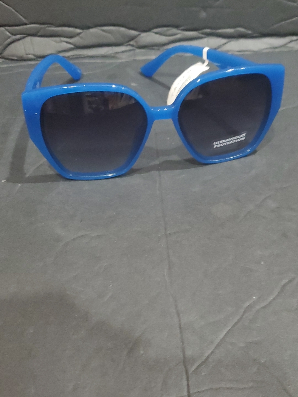 Tahari TH859 blue oversized square sunglasses brand new